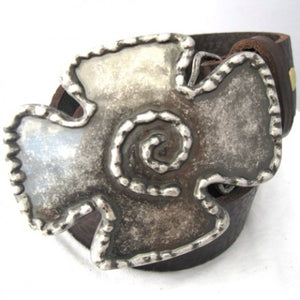 
                  
                    Center Swirl Design with a Textured Edge Belt Buckle for Women
                  
                